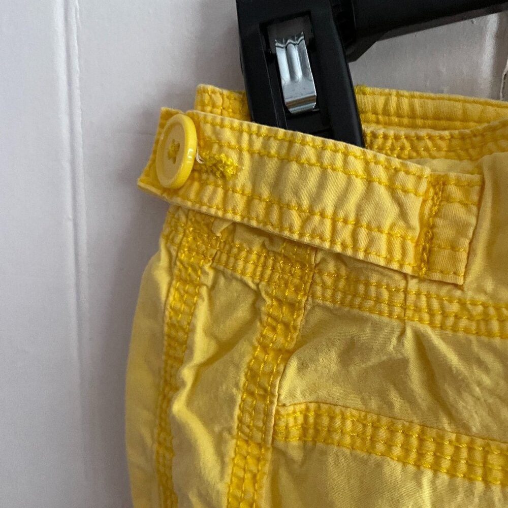 NEW YORK & COMPANY Soft Banana Yellow Gorgeous VINTAGE Capris. NY & Co - Picture 12 of 12